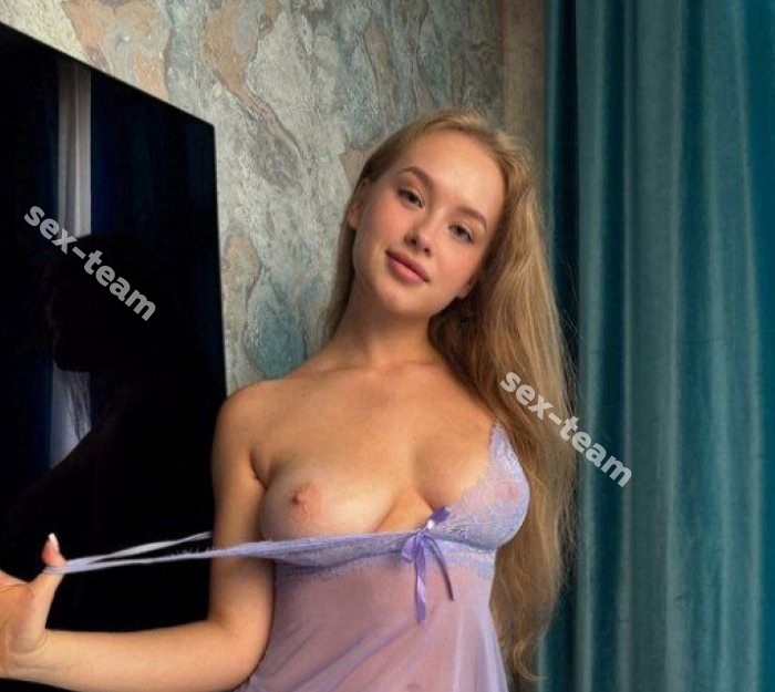 Оля